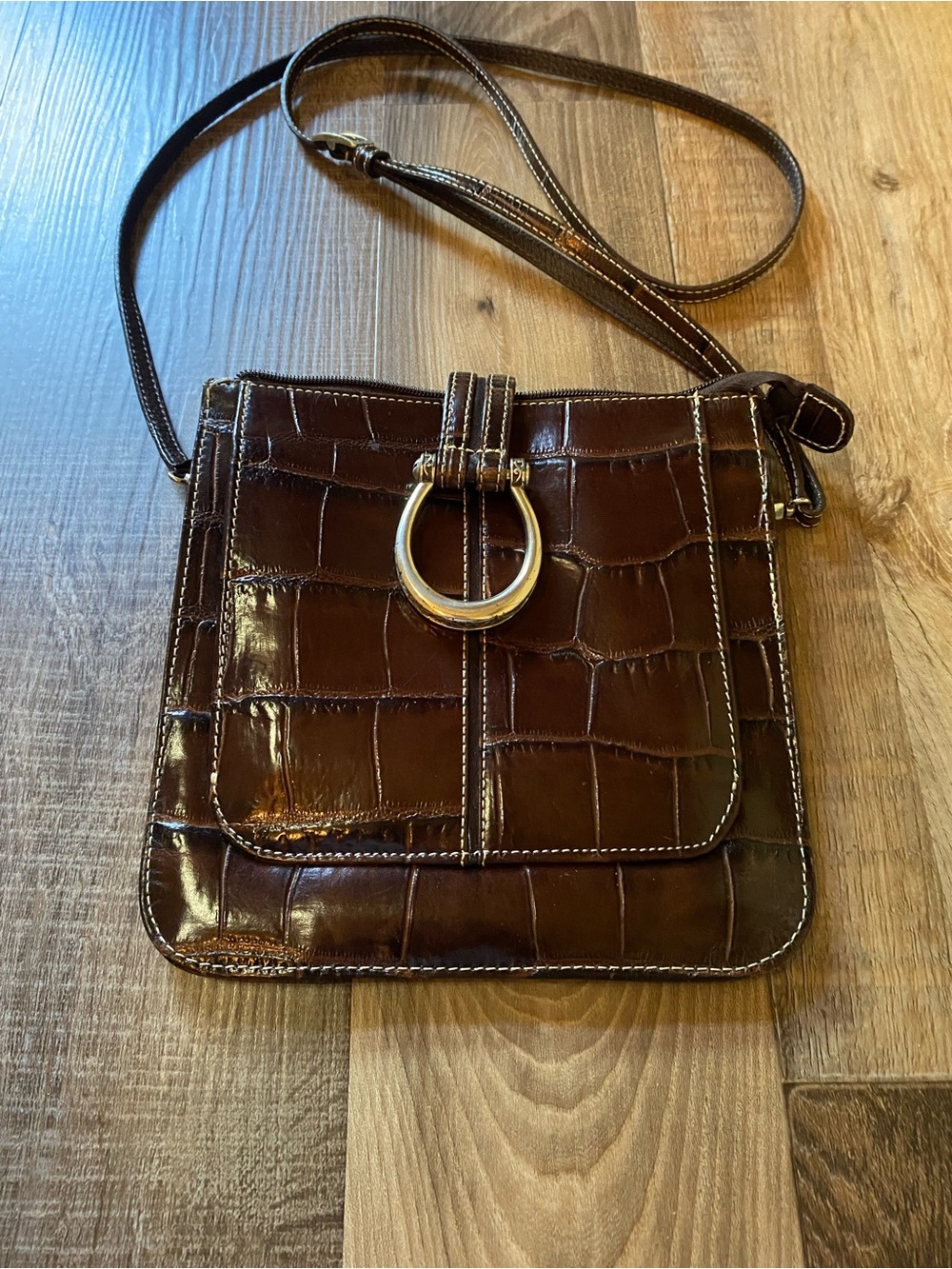 Brighton Brown Croc-Embossed Leather Crossbody with Gold Ring ( Spellbound )